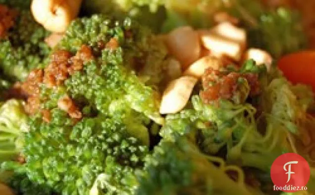 Broccoli cu unt de usturoi și caju
