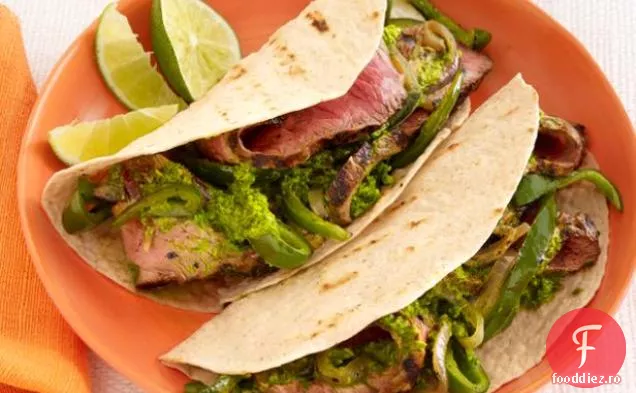 Sunny Anderson ' s Steak Fajitas cu Chimichurri și ardei beți