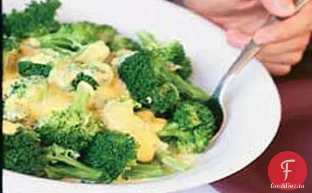 Broccoli cu sos Velveeta brânză