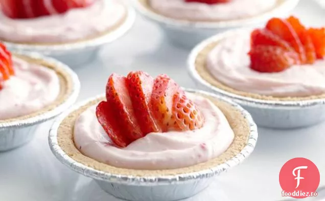 Cheesecakes Cu Căpșuni Individuale Fără Coacere