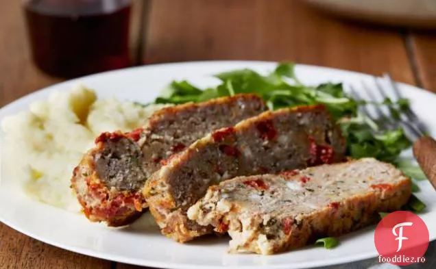 Carne de curcan cu feta și roșii uscate la soare