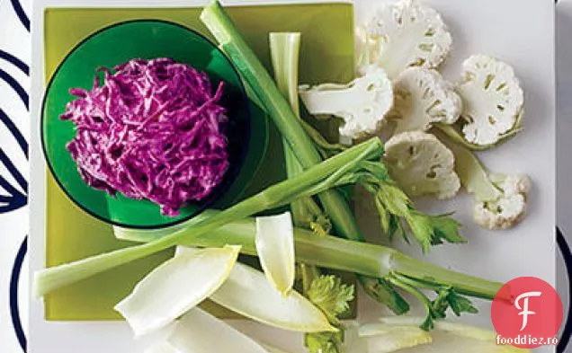 Salată verde pentru bebeluși cu flori de arpagic