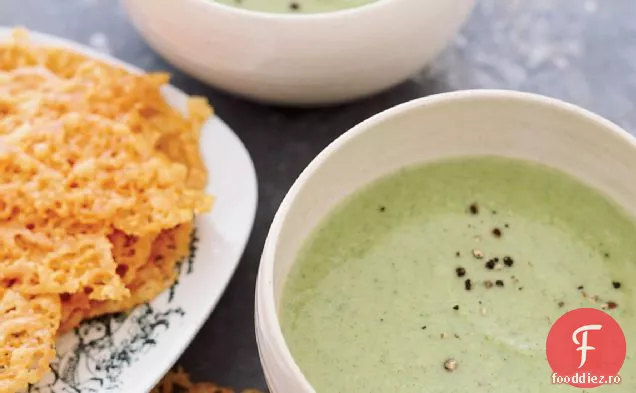 Supă cremoasă de Broccoli cu chipsuri de Cheddar