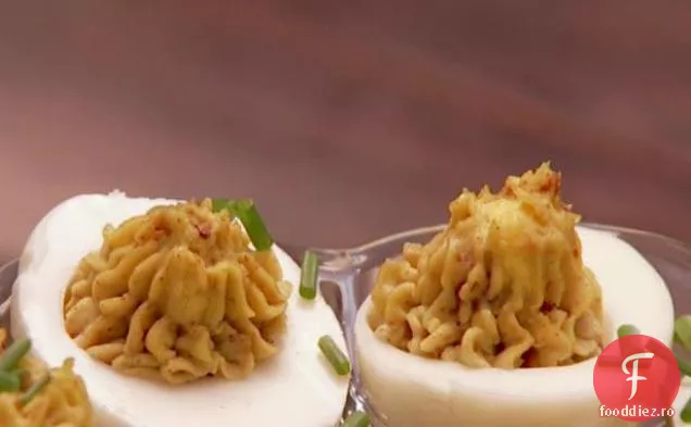 Curry Pecan Ouă Deviled
