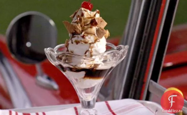 Rădăcină De Bere Float Sundae