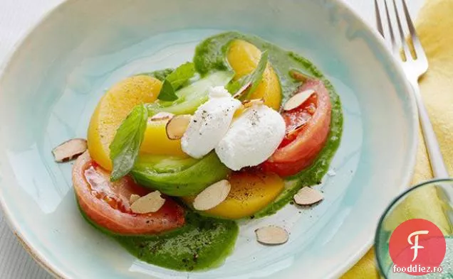 Salată de piersici de roșii cu Ricotta