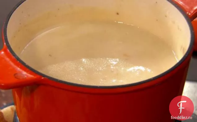 Fondue Parfumată Cu Mere