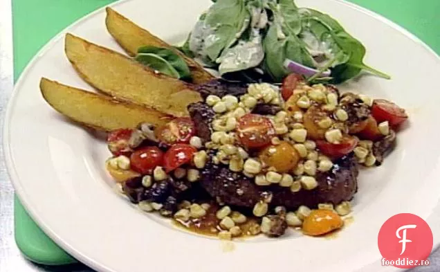 Friptură de mușchi la grătar cu tocană de legume de vară și cartofi prăjiți