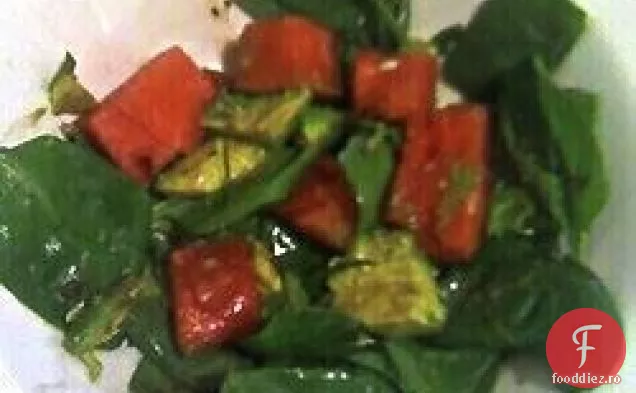 Salată De Spanac Cu Pepene Verde Avocado