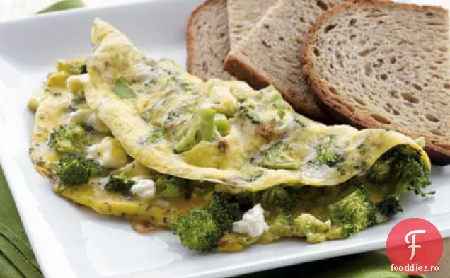 Omletă cu Broccoli și Feta cu pâine prăjită