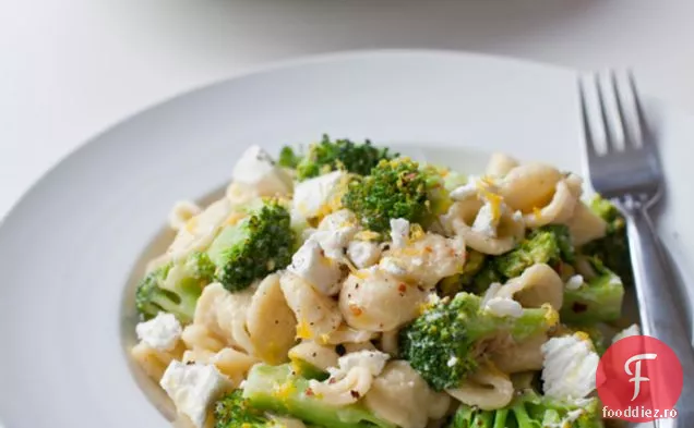 Zesty Brocolli Și Brânză De Capră Orecchiette