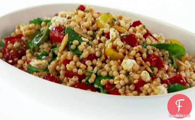 Salată de cuscus israeliană cu boia afumată