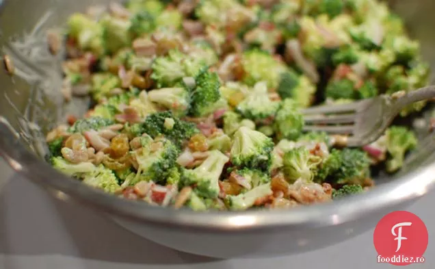 Salată De Broccoli Zesty