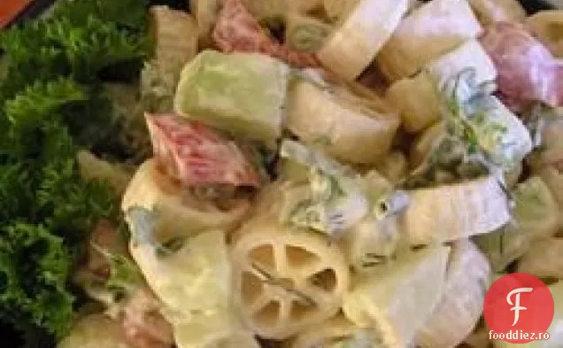 Salată De Paste Cu Castraveți