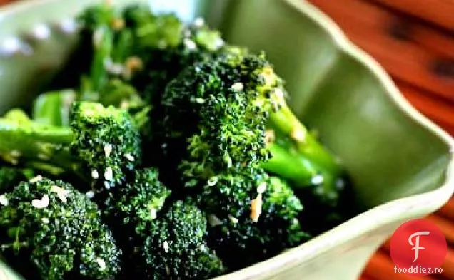 Broccoli Se Amestecă Cu Ghimbir Și Susan