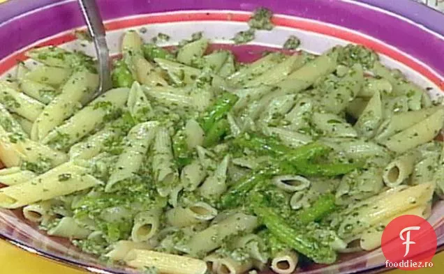 Penne cu rucola și pesto de nucă
