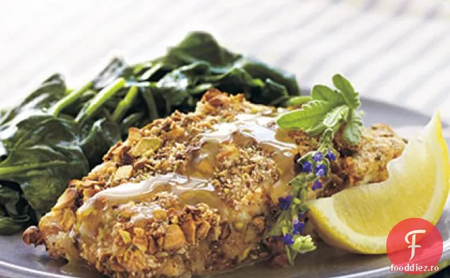 Grouper cu crustă de fistic cu sos de miere de lavandă