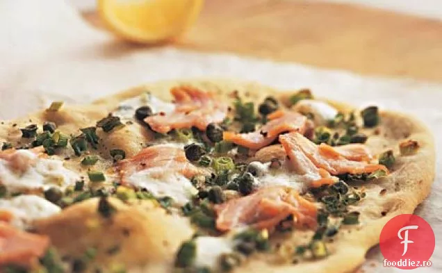 Pizza cu somon afumat cu Mascarpone și capere
