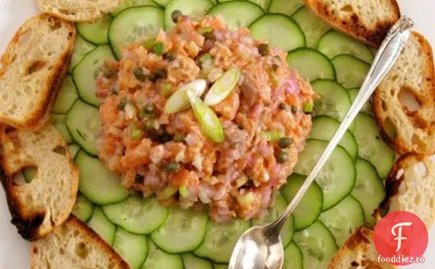 Tartar De Somon Cu Capere, Scallions Și Hrean