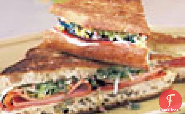 Șuncă la grătar, brânză și salam cu gust de Caper