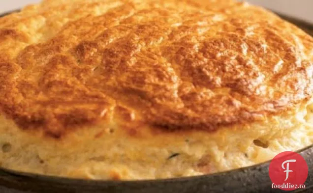 Șuncă și pâine cu două linguri de brânză