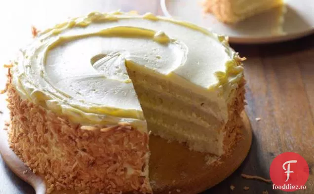 Tort de nucă de cocos prăjit Throwdown cu umplutură de nucă de cocos și unt de nucă de cocos