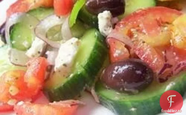 Salată Mediteraneană