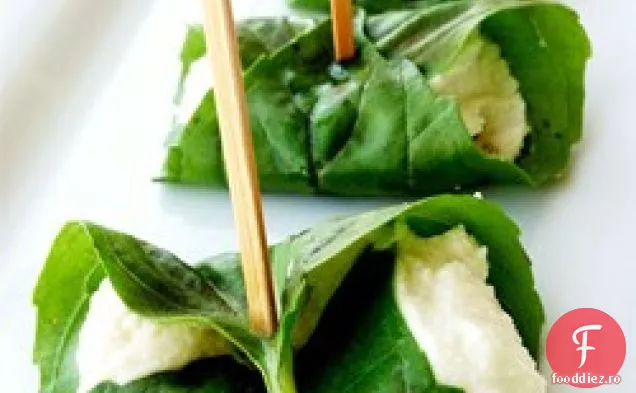 Bile de brânză de capră învelite cu busuioc Prim