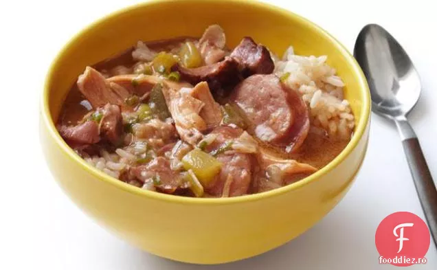 Gumbo de pui și cârnați