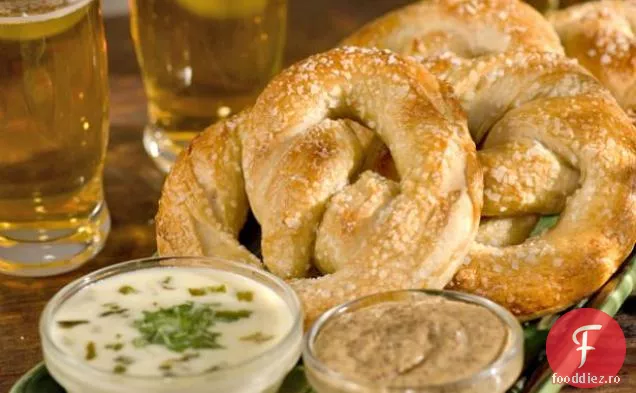 Covrigi moi cu sos Queso Poblano și sos de muștar