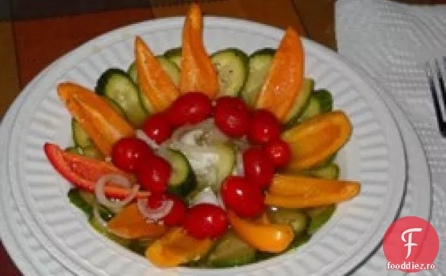 Salată de castraveți Omi