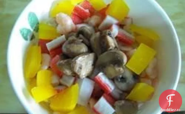 Salată de paste cu Crab și creveți