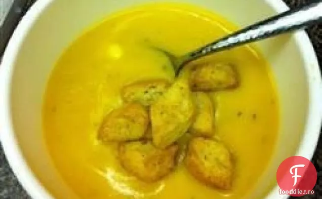 Supa de dovlecei cu Butternut Gisela