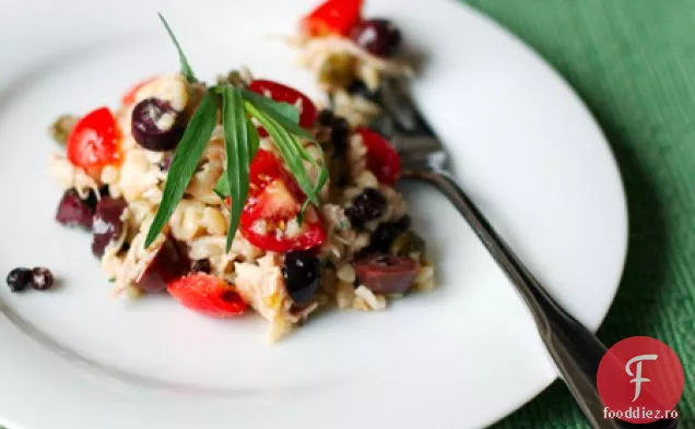 Salată Mediteraneană De Orzo Și Pui