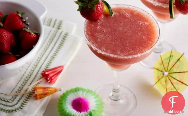 Strawberry-Castravete Margarita