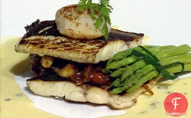 File ars de biban de mare cu Confit de roșii și ceapă și oțet de Sherry Nage infuzat cu tarhon