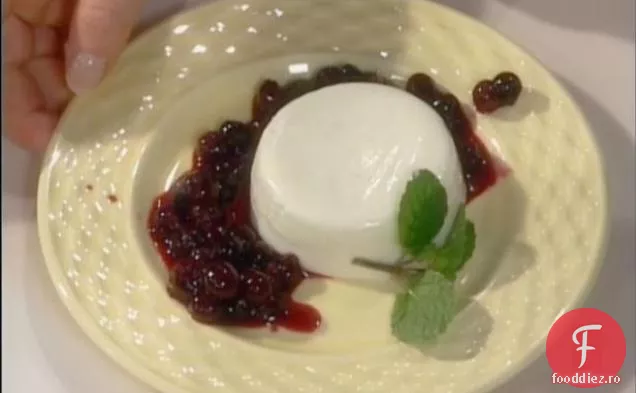 Panna Cotta de iaurt cu compot de afine