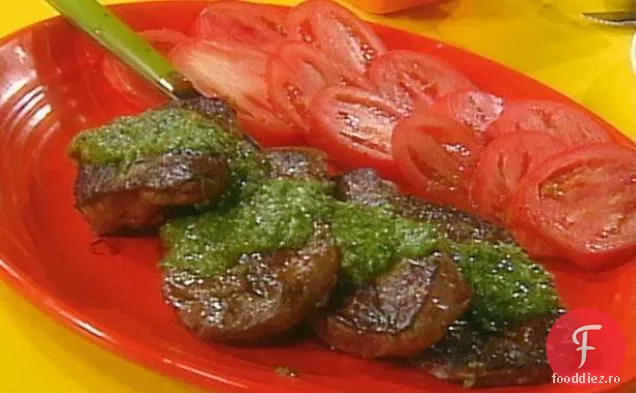 Fripturi plate de fier cu sos verde mare și nuci