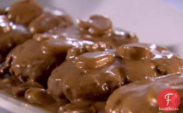 Friptură Salisbury cu sos de ciuperci