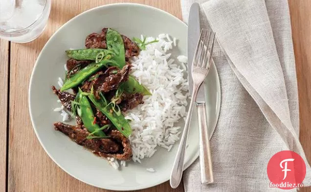 Carne de vită cu mazăre de zăpadă