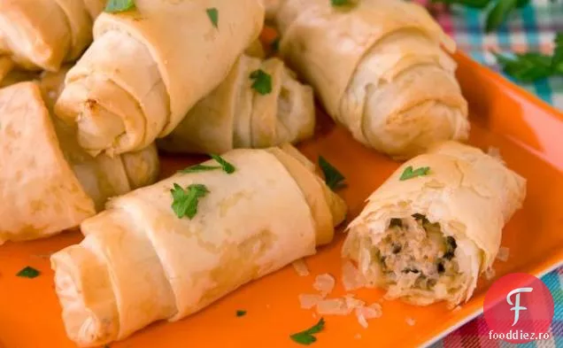 Cârnați Phyllo Rolls
