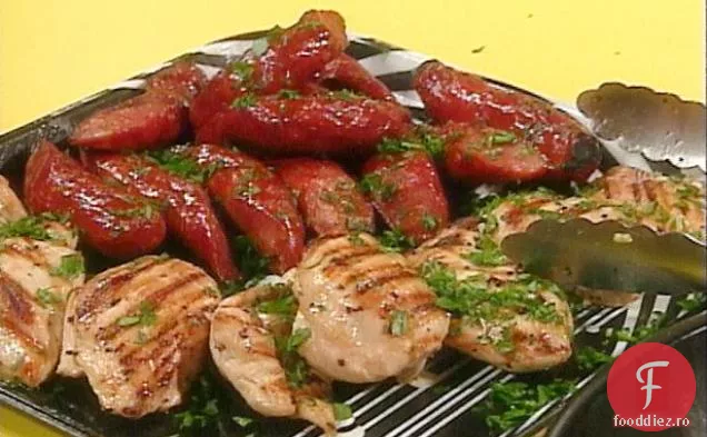 Piept de pui la gratar si Linguica