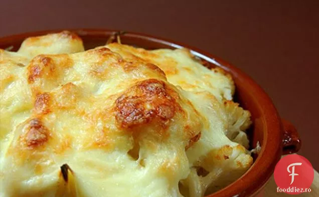 Conopida Cu Sos Bechamel