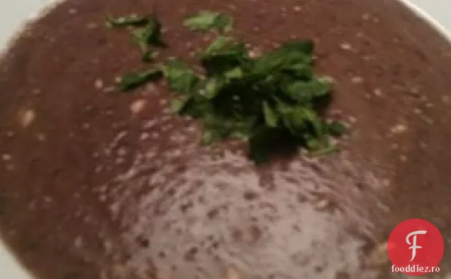Supă Picantă De Fasole Neagră Cu Aragaz Lent