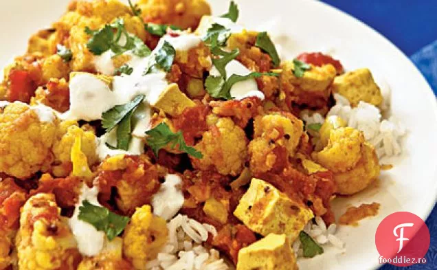 Tofu și conopidă în stil Indian cu Chutney