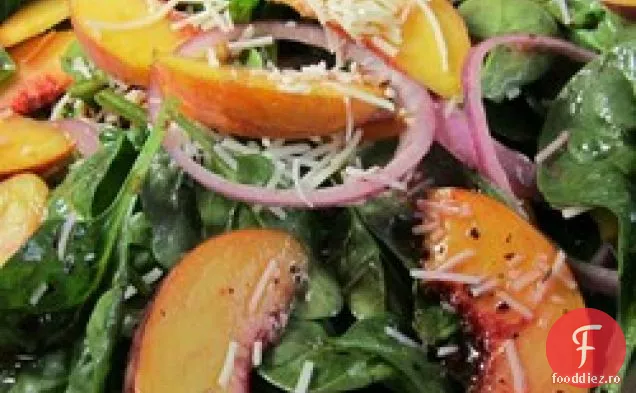 Salată de piersici cu vinetă de zmeură