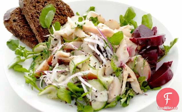 Păstrăv afumat și salată de cartofi