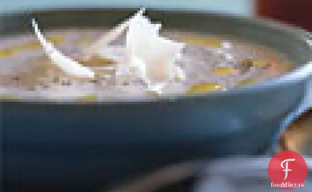 Supă de conopidă cu Pecorino Romano și ulei de trufe