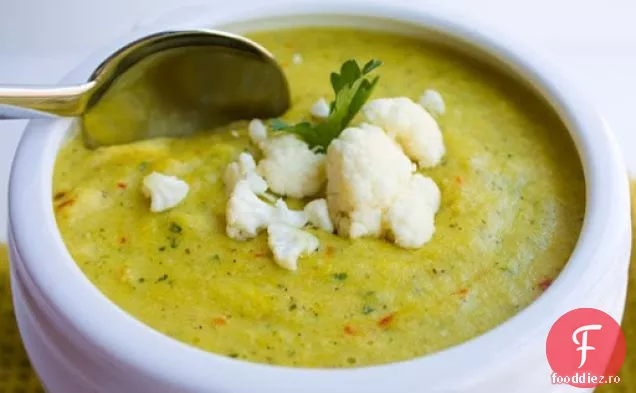 Supă Organică Cremoasă De Conopidă Cu Ierburi