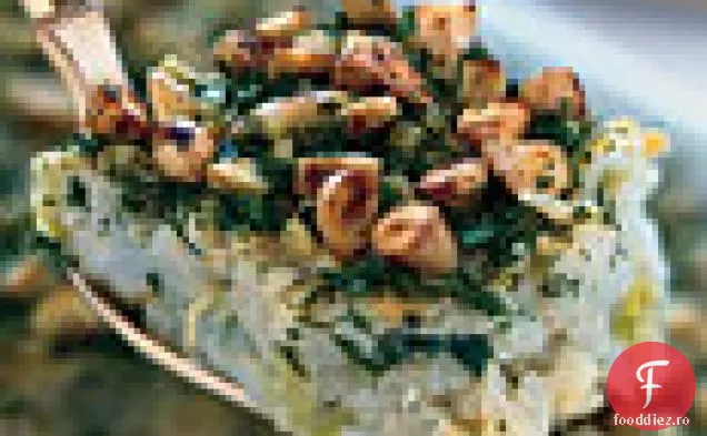 Kugel de conopidă-praz cu crustă de migdale-ierburi